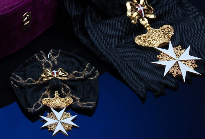 Мальтийские кресты на орденах.