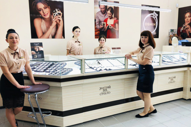 Новое открытие: фирменный магазин «Золотой Век. Серебро» появился в Бахмуте