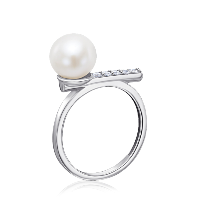 Серебряное кольцо с жемчугом и фианитами. Артикул 001346/12/1/1753