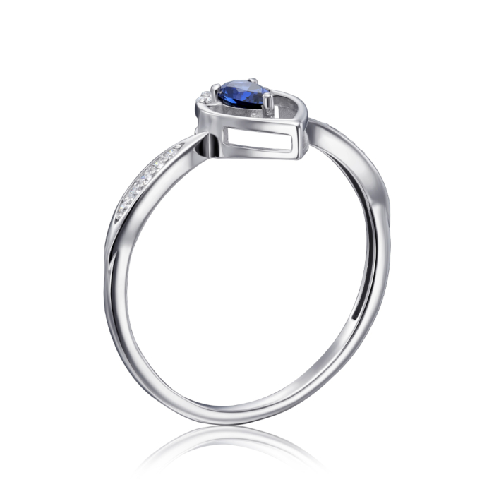 Серебряное кольцо с сапфиром и фианитами. Артикул 001357/12/1/3989
