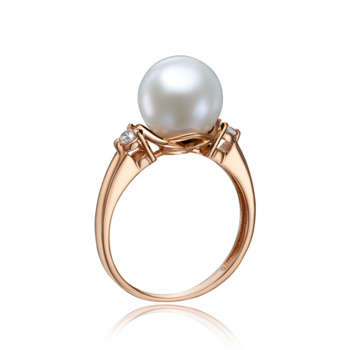 Золотое кольцо с жемчугом и фианитами. Артикул 13060