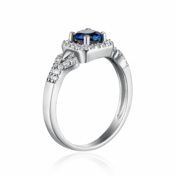 Серебряное кольцо с сапфиром и фианитами. Артикул 1533/1р-HSPH