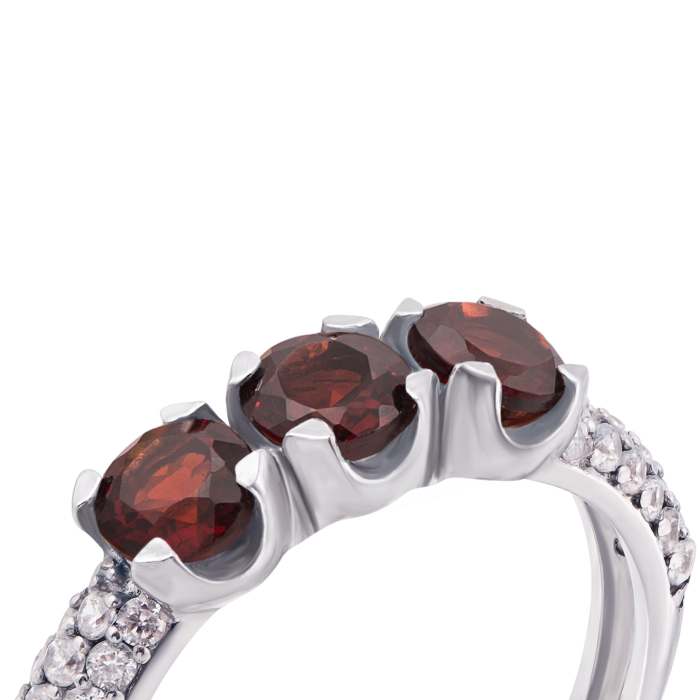 Серебряное кольцо с гранатом и фианитами. Артикул 1631/9р