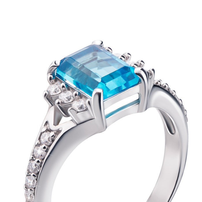 Срібна каблучка з блакитним кварцом і фіанітами. Артикул 1656/9р