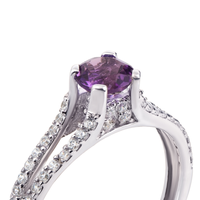 Срібна каблучка з аметистом і фіанітами. Артикул 1665/9р