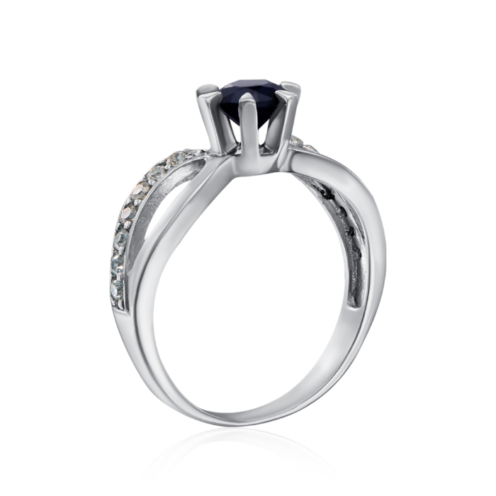 Срібна каблучка з гідротермальним сапфіром і фіанітами. Артикул 1667/9р