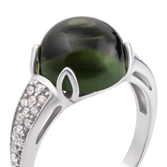 Серебряное кольцо с зеленым кварцем и фианитами. Артикул 1706/9р