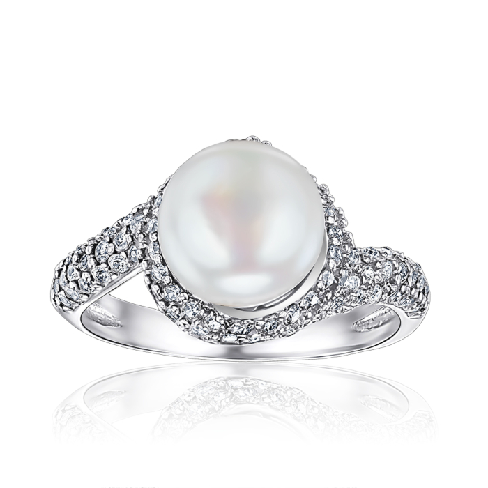 Серебряное кольцо с жемчугом и фианитами. Артикул 1715/9р-PWT