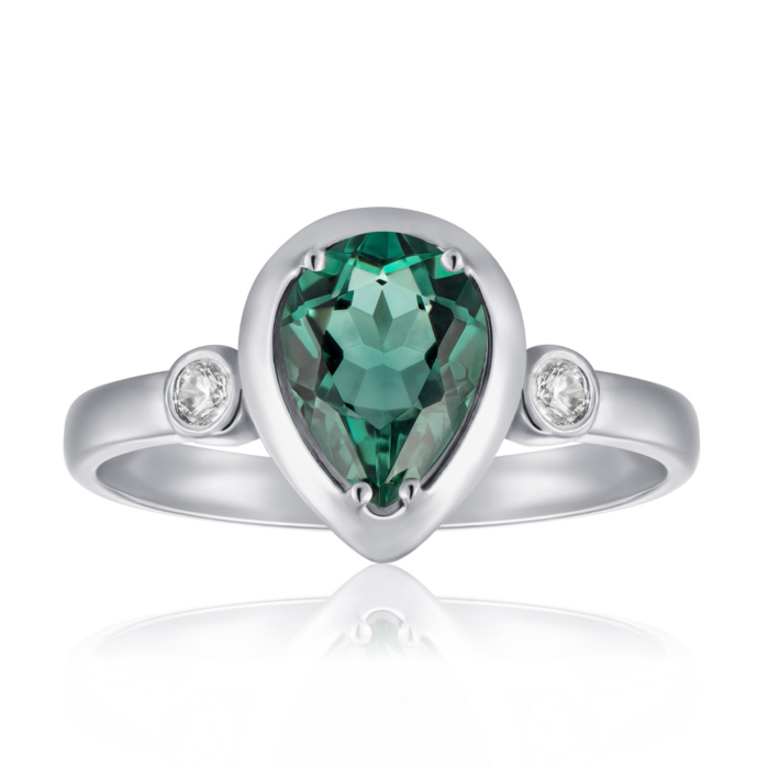 Серебряное кольцо с кварцем и фианитами. Артикул 1740/1р-QGR