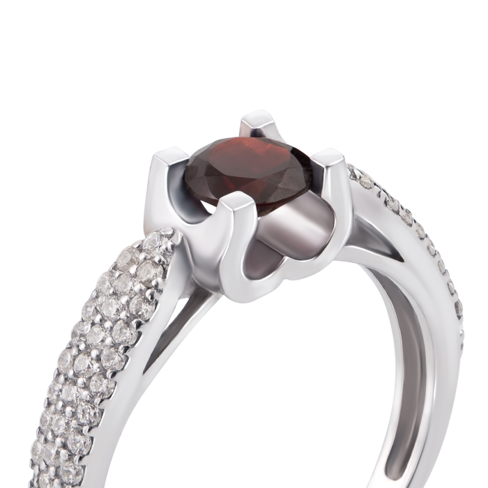 Срібна каблучка з гранатом і фіанітами. Артикул 1743/9р