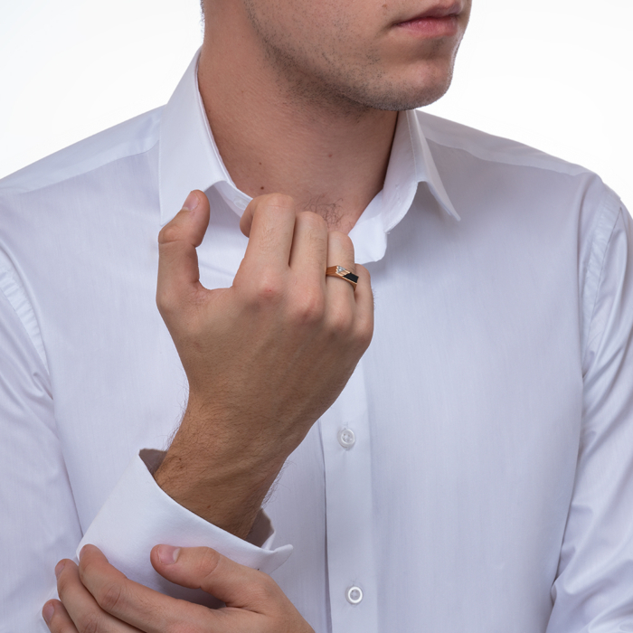 Золота печатка з оніксом і фіанітом. Артикул 19018 (19018/01/1/60)