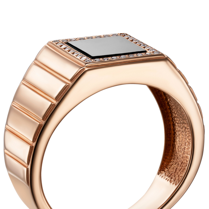 Золотая печатка с ониксом и фианитами. Артикул 19109