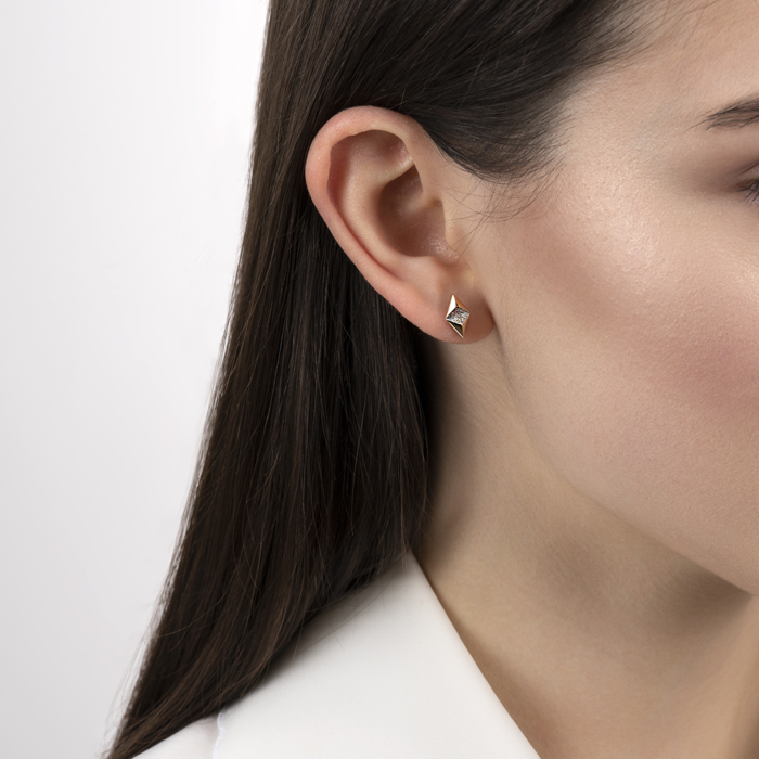 Золоті пусети з фіанітами. Артикул 23665/01/1/1