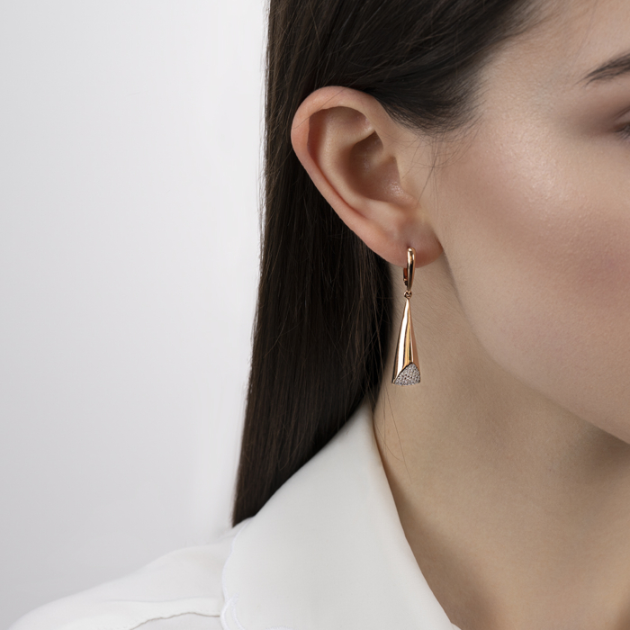 Золоті сережки-підвіски з фіанітами. Артикул 23683/01/1/1