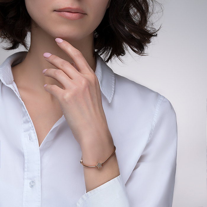 Золота підвіска-шарм «Зірка» з фіанітами. Артикул 32084/01/0/17