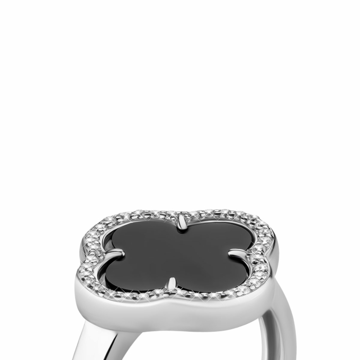 Серебряное кольцо с ониксом и фианитами. Артикул UG510353ch