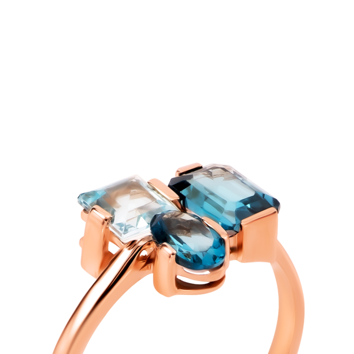 Золотое кольцо с топазом. Артикул UG51111024701