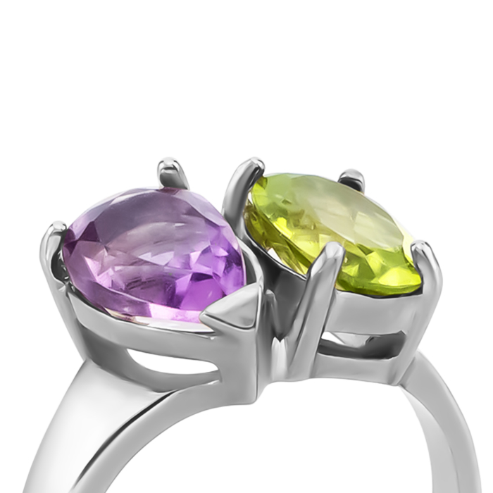 Серебряное кольцо с перидотом и аметистом. Артикул UG5к1309Rh