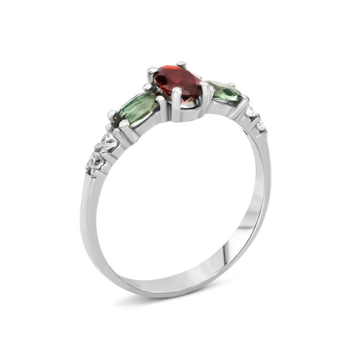 Серебряное кольцо с гранатом, зелёным кварцем и фианитами. Артикул UG51325/1р-GARNQG