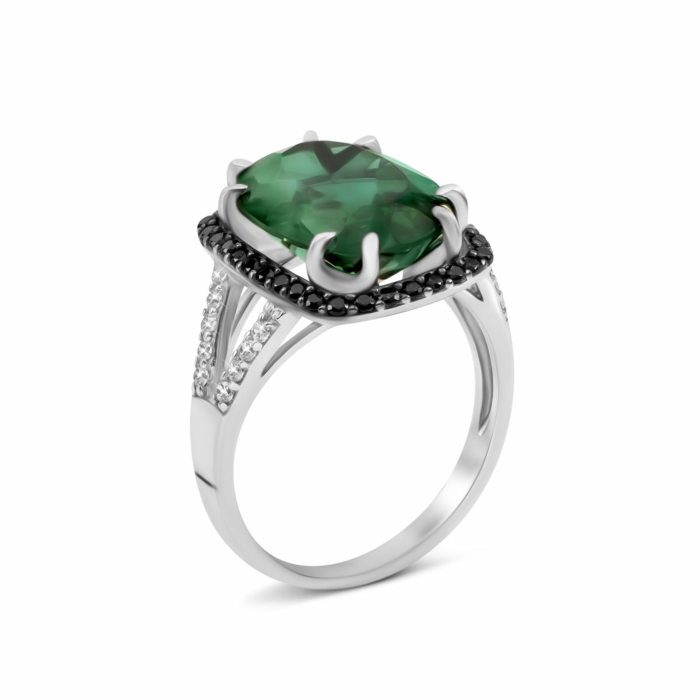 Серебряное кольцо с зеленым кварцем и фианитами. Артикул UG51539чб/1р-QGR