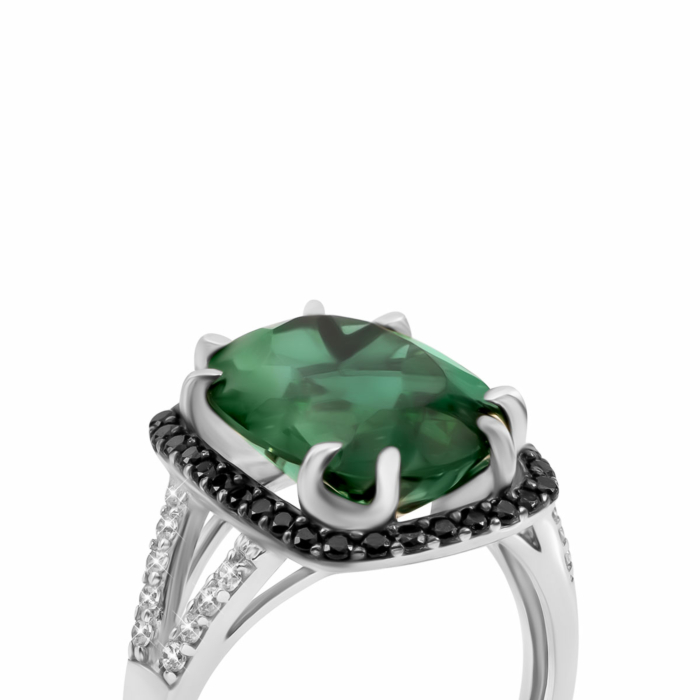 Серебряное кольцо с зеленым кварцем и фианитами. Артикул UG51539чб/1р-QGR