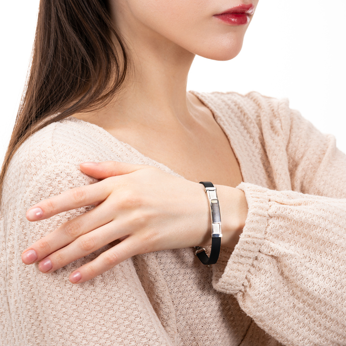 Каучуковий браслет зі срібними вставками. Артикул BRBXU000115-B/12