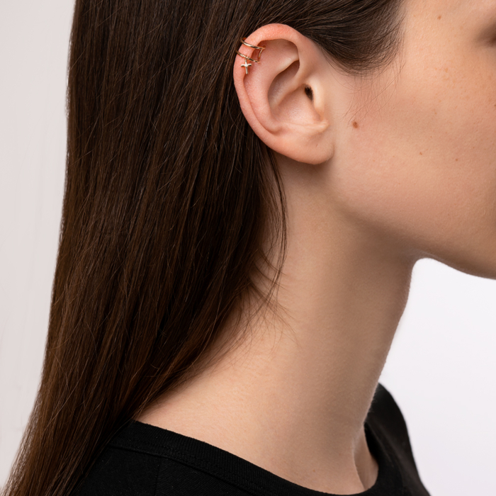 Золота сережка-кафа з фіанітом. Артикул 23352/01/0/1