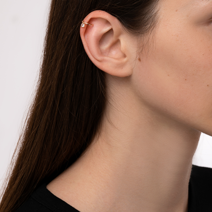 Золота сережка-кафа з фіанітом. Артикул 23340/01/0/28