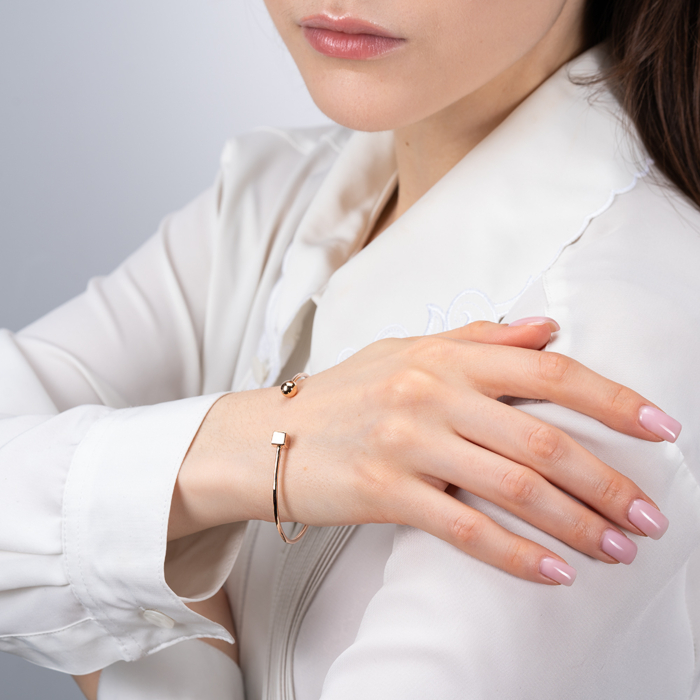 Жорсткий золотий браслет без вставки. Артикул 07237-4/01/0