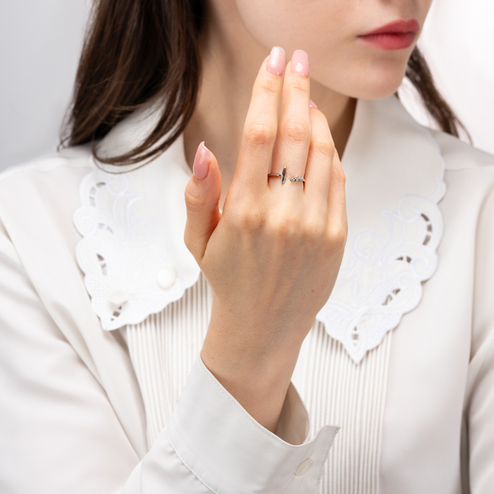 Серебряное кольцо с фианитами. Артикул SZDR10415-R/12/1