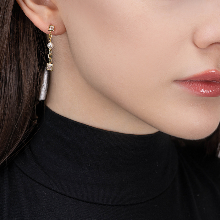 Серебряные серьги с жемчугом и фианитами. Артикул ORT  8971 G-E/20/4593