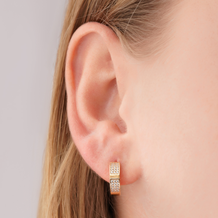 Золотые серьги с фианитами 2106282101