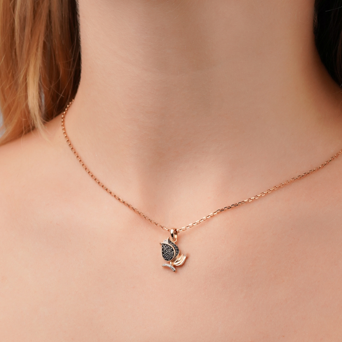 Золота підвіска з сапфірами та діамантами 560124/01/1/11707