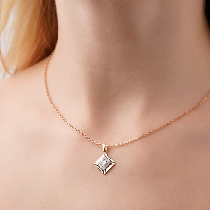 Золота підвіска з фіанітами P-591-P/14/1