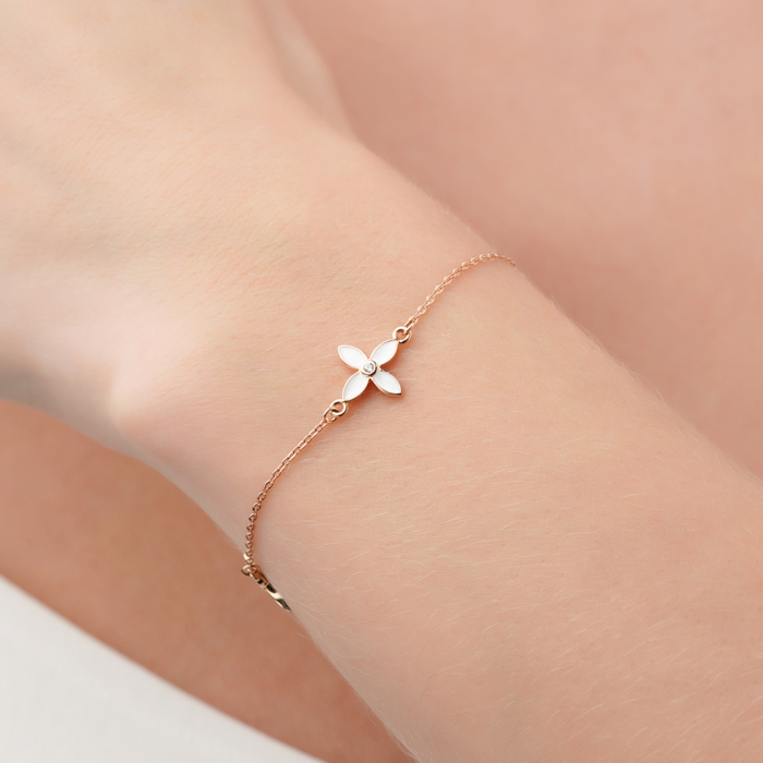 Золотой браслет с белой эмалью и фианитами 7257/66024-3/01/0/345