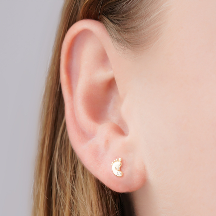 Золотые серьги с фианитом 23067/01/0/3