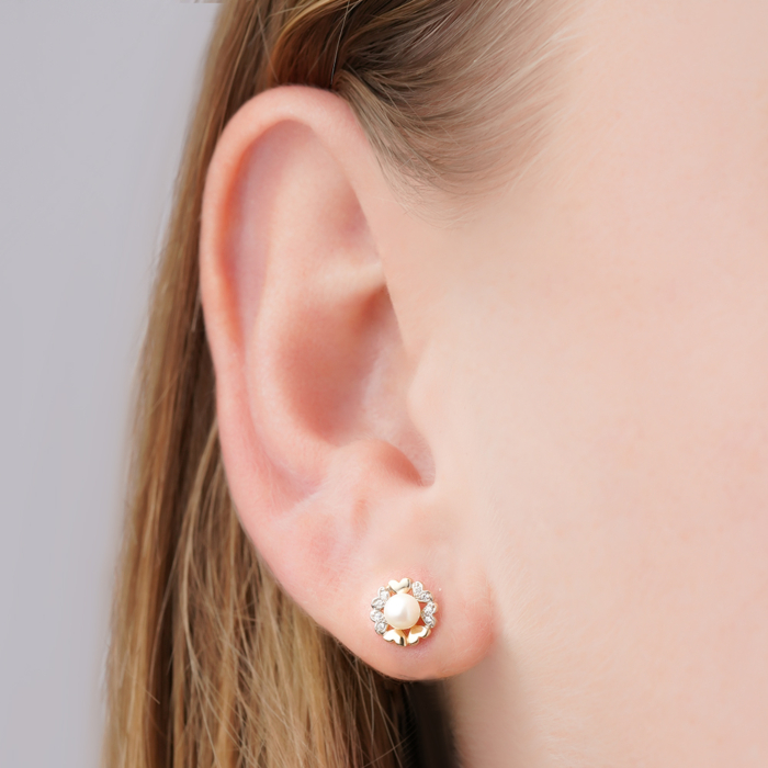 Золотые серьги-пуссеты с жемчугом и фианитами 22965/01/1/2569