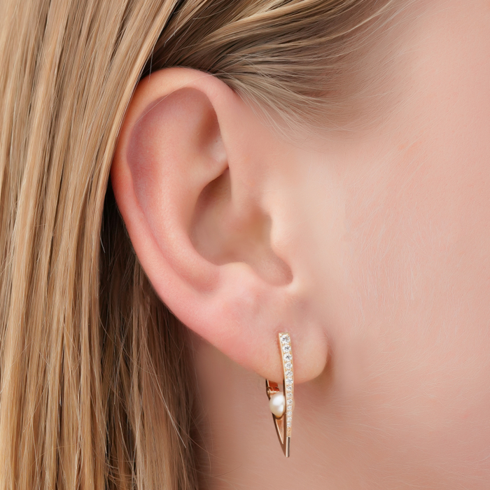 Золотые серьги с жемчугом и фианитами 22761/01/0/4163