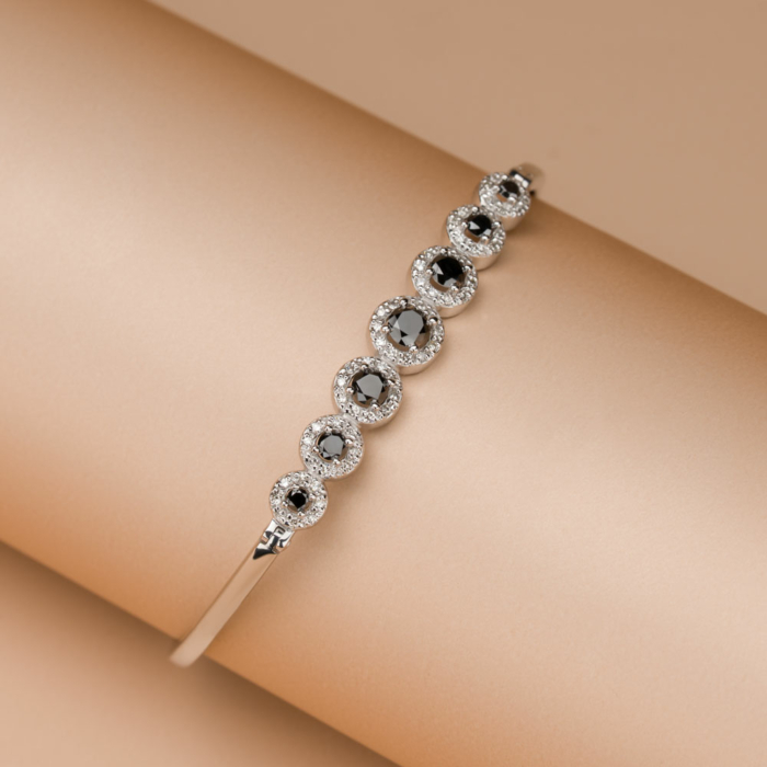 Золотой браслет с черными и белыми бриллиантами 560014/02/1/11814