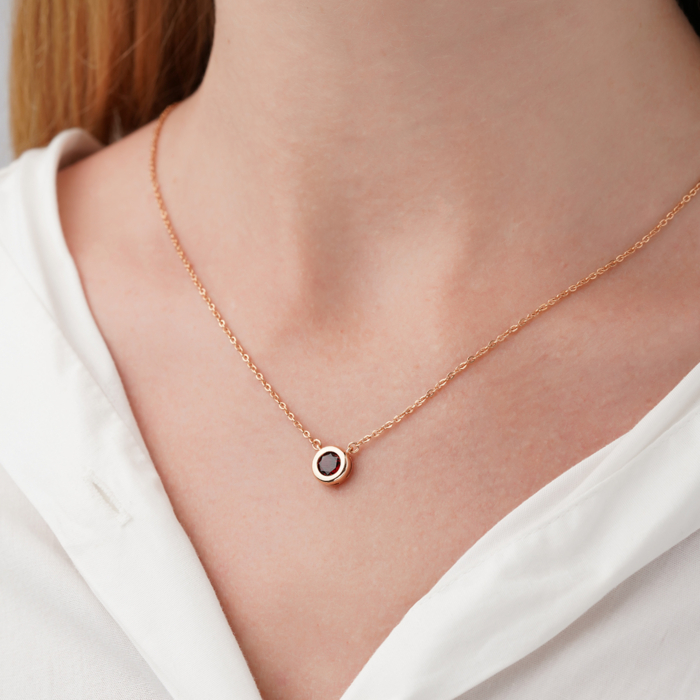 Колье из красного золота с гранатом. Артикул 60126/66024/01/0/5074