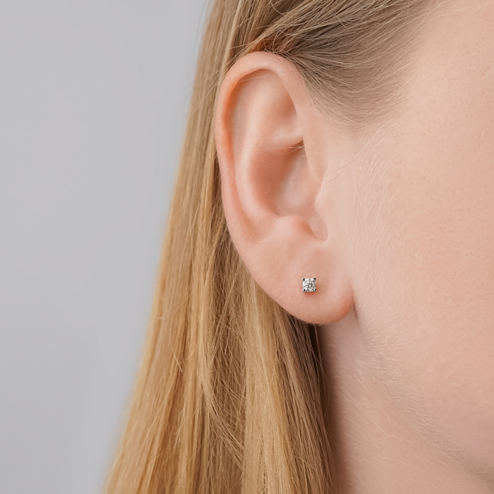 Золоті сережки з діамантом. Артикул 51710/02/1/9218