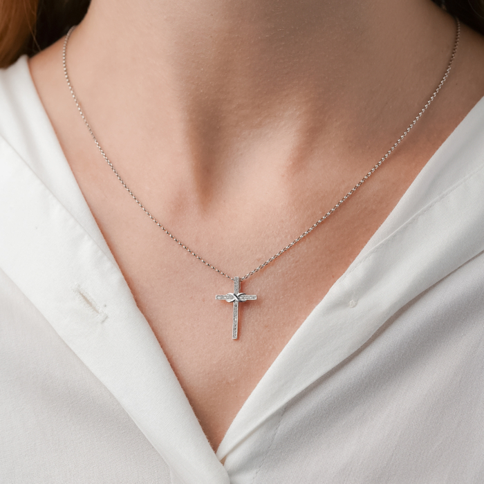 Золотий хрестик з діамантами. Артикул 809031/02/1/9023