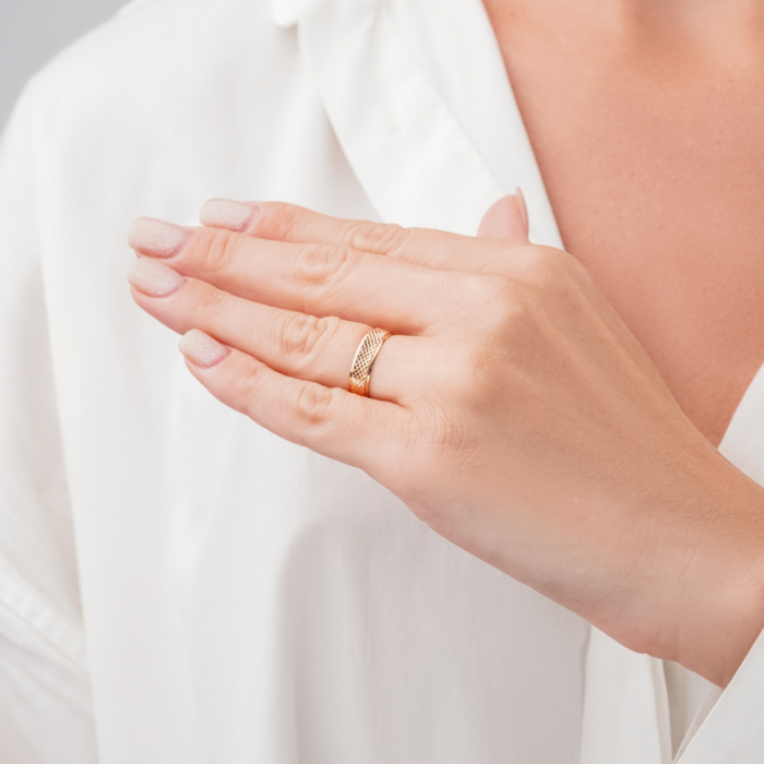 Золотое обручальное кольцо 10196/01/0