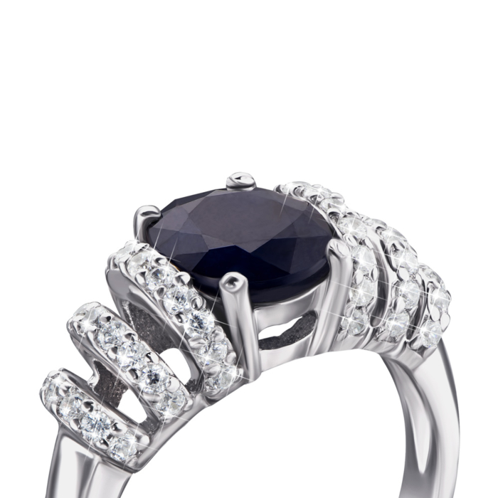 Серебряное кольцо с сапфиром и фианитами. Артикул GRE2353-R/12/8373
