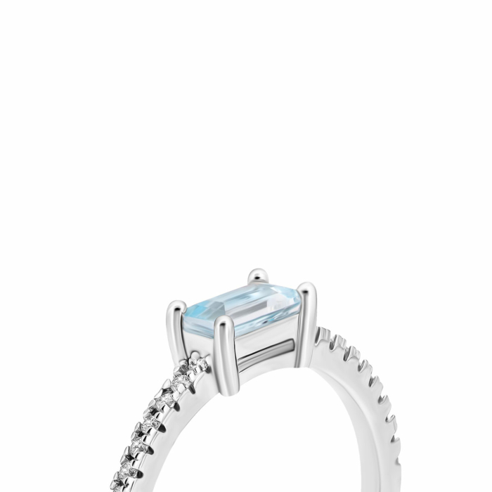 Серебряное кольцо с топазом и фианитами. Артикул UG5R36588 к топ