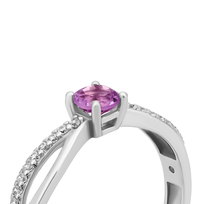 Срібна каблучка з аметистом і фіанітами.Артикул UG51183К.а.Rh