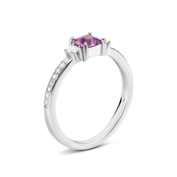 Срібна каблучка з аметистом і фіанітами. Артикул UG5SZDR92095-2
