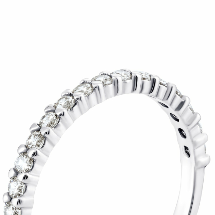 Серебряное кольцо с фианитами.Артикул UG5910004б