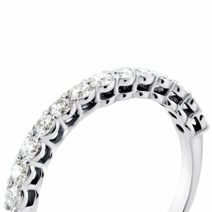 Серебряное кольцо с фианитами. Артикул UG5910058б