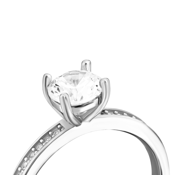 Серебряное кольцо с фианитами.Артикул UG5A00403